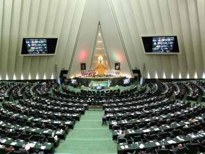 ۴۲ نماینده خواستار برگزاری جلسات مجلس با قید فوریت شدند