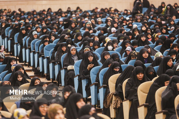 پذیرش هزار طلبه در جامعهالزهرا(س)/راهاندازی ۵ رشته جدید