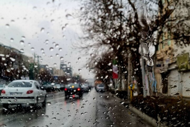 بارش باران در شمال کشور/وزش باد و گرد و خاک در شرق