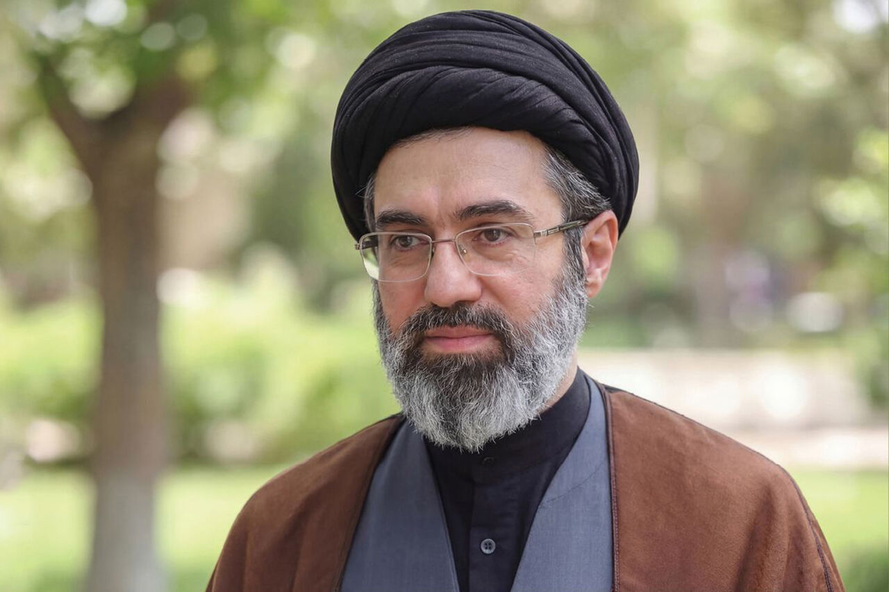 رهبر معظم انقلاب: عهد میبندیم از جنایتکاران انتقام بگیریم