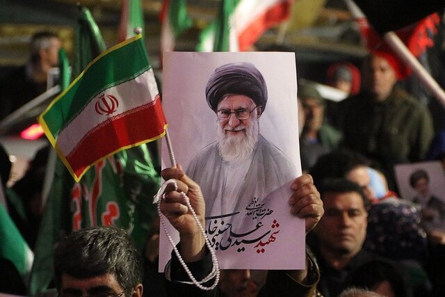 چند توصیه برای شرکت در مراسم وداع و تشییع رهبر شهید چند توصیه برای شرکت در مراسم وداع و تشییع رهبر شهید