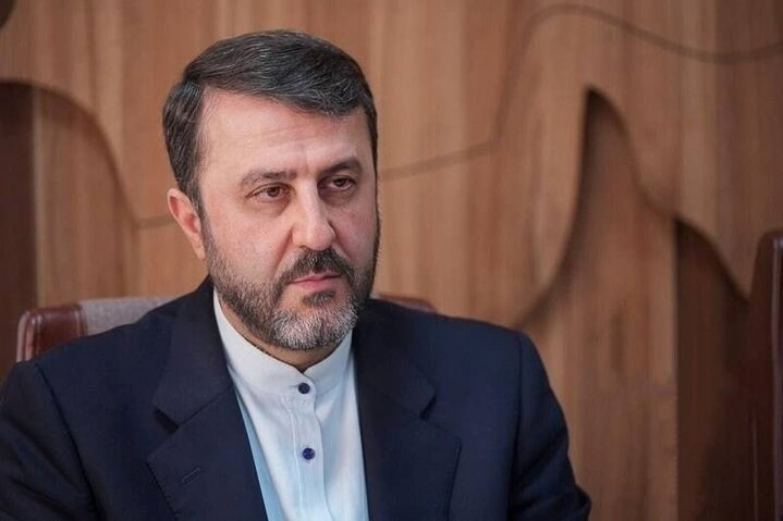 غریبآبادی: مسیر جنوب در تنگه هرمز باید بسته شود